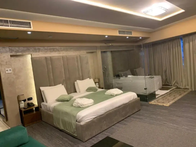 Albanopolis Hotel