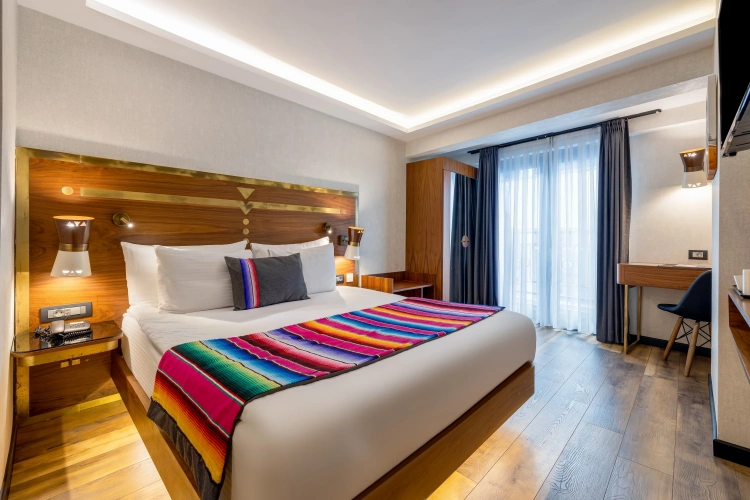 Standard Double room with city view