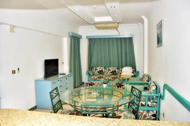 2 Bedrooms Family room