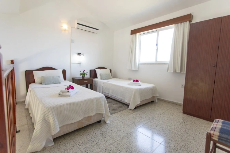 2 Bedrooms Standard Family room with balcony and with mountain view