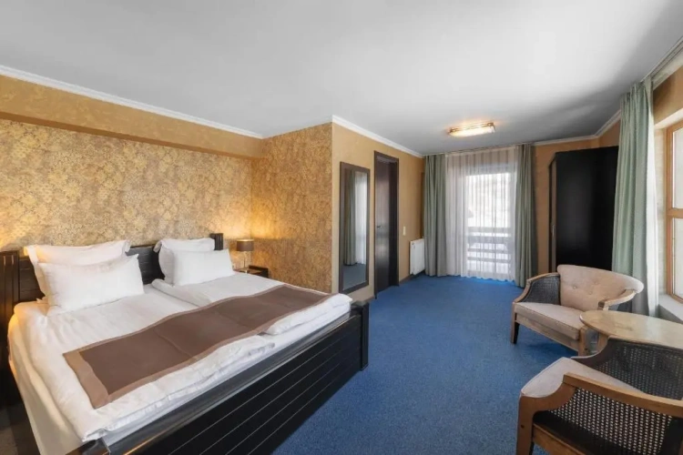 Deluxe Triple room with balcony