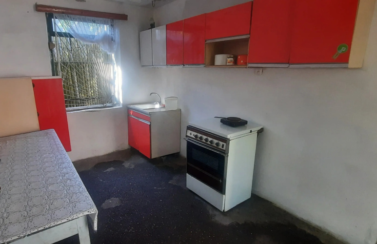 Bez Khozyaev Private house