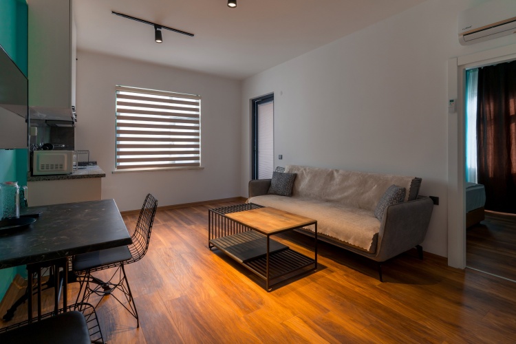 2 Bedrooms Triple Apartment