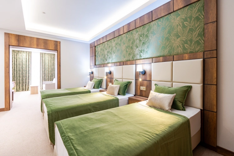 Executive Quintuple Suite