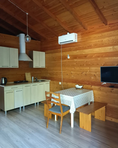 2 Bedrooms Bungalow