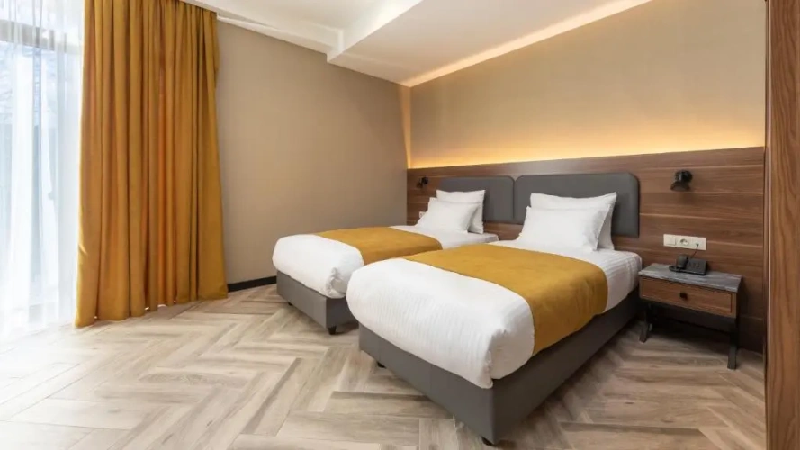 Standard Twin room with balcony