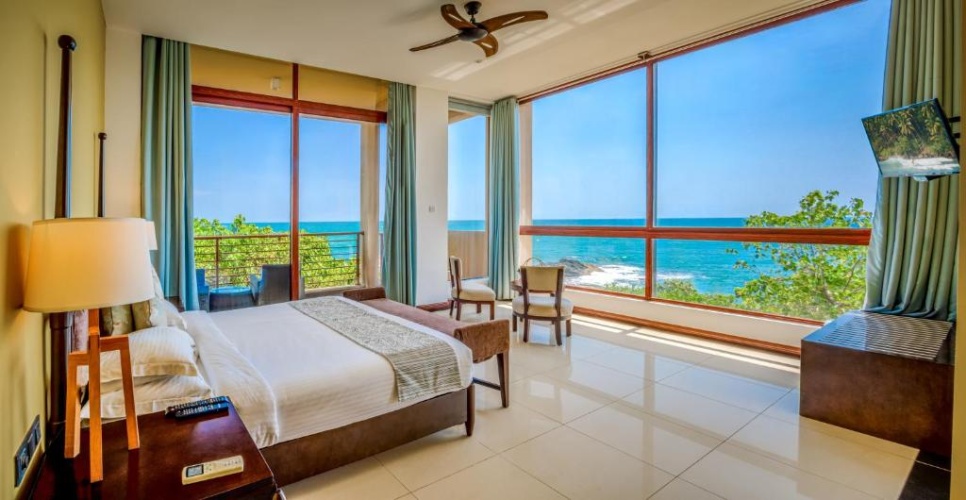 Deluxe Triple room with ocean view