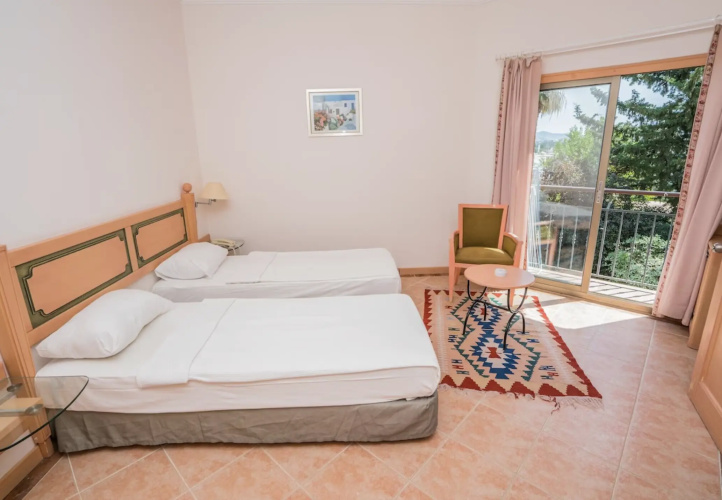 Standard room with city view