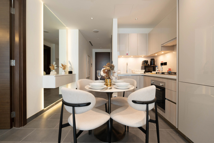 Premium 1BR Oasis – City Views & Pool Access Apartments