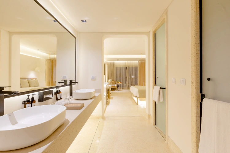Honeymoon Double Suite with sea view