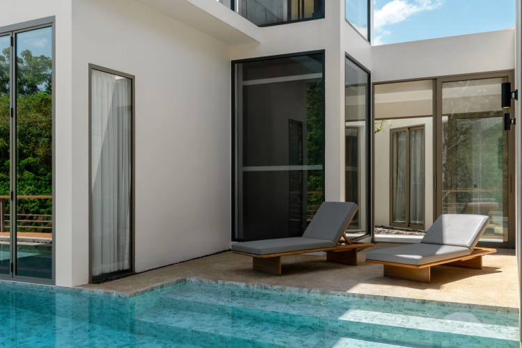 Lakefront 5BR Luxury Elevator Pool Cinema Villa