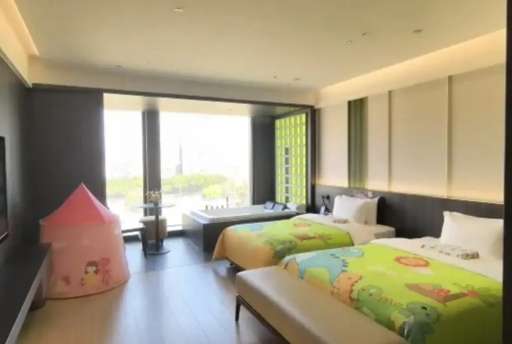 Deluxe Family room with view