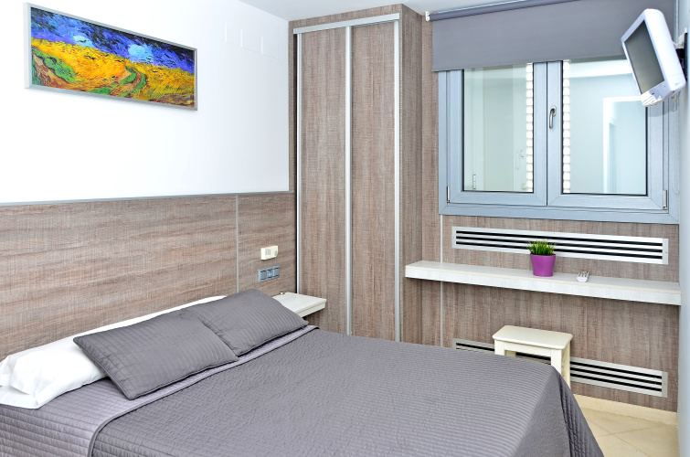 Standard Double room with city view