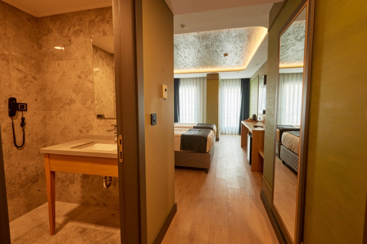 Deluxe Family room with city view