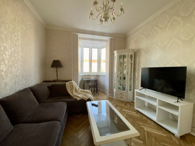 Na Myasnikova 78 Stalinka Flat
