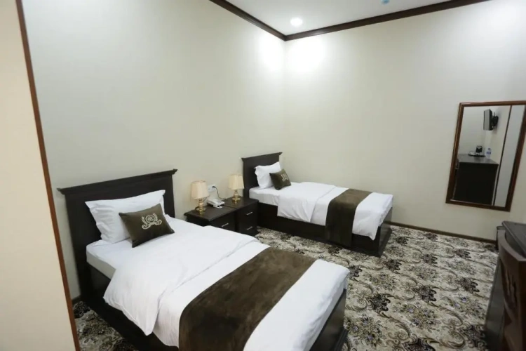 Standard Twin room with courtyard view