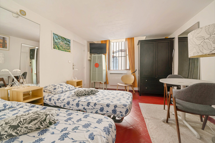 Precheurs Studios Apartments