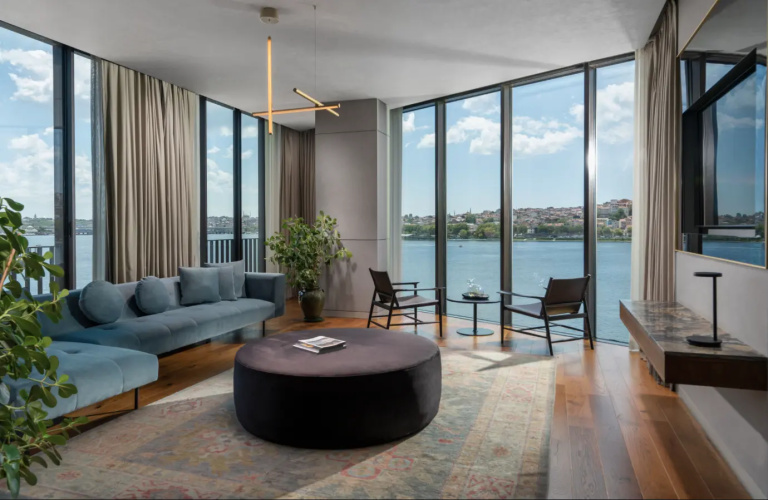1 Bedroom Executive Suite with sea view