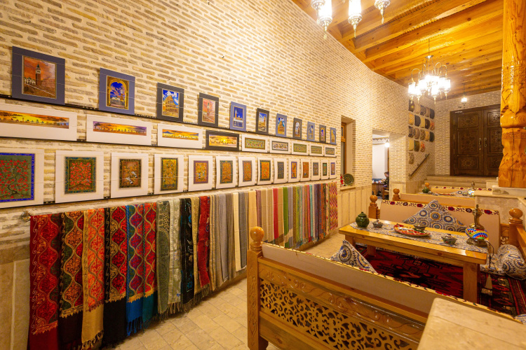 Hotel Iman