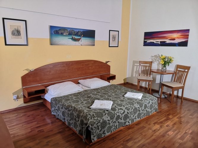 1 Bedroom Apartment