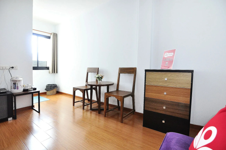 ZEN Rooms Suthisan Hotel