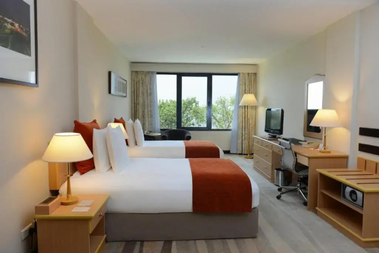 Crowne Plaza Muscat by IHG Hotel