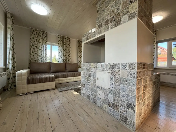 V uyutnom ugolke prirody Private house