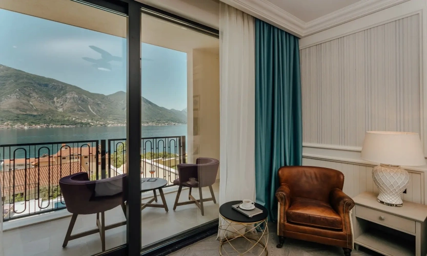 Superior Double room with balcony and with sea view