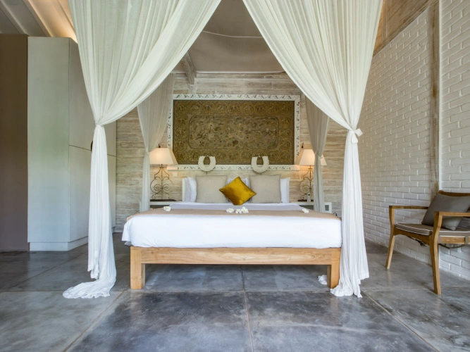 4 Bedrooms Villa