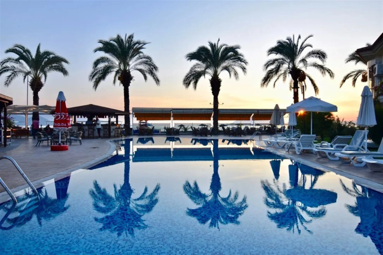 Sunset Beach Club Lebrentals Hotel