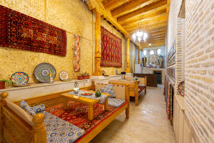 Hotel Iman