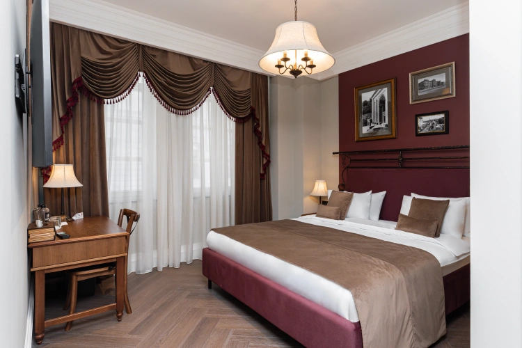 Executive Suite with city view