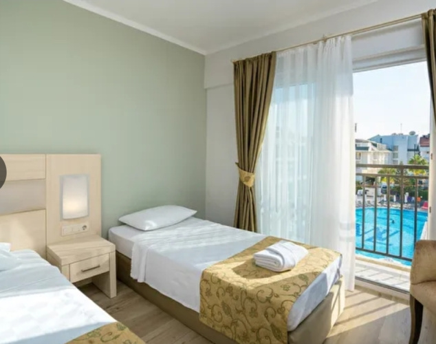 White Lilyum Hotel