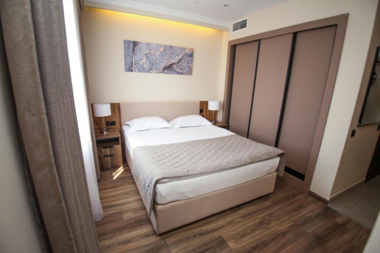 2 Bedrooms Apartment