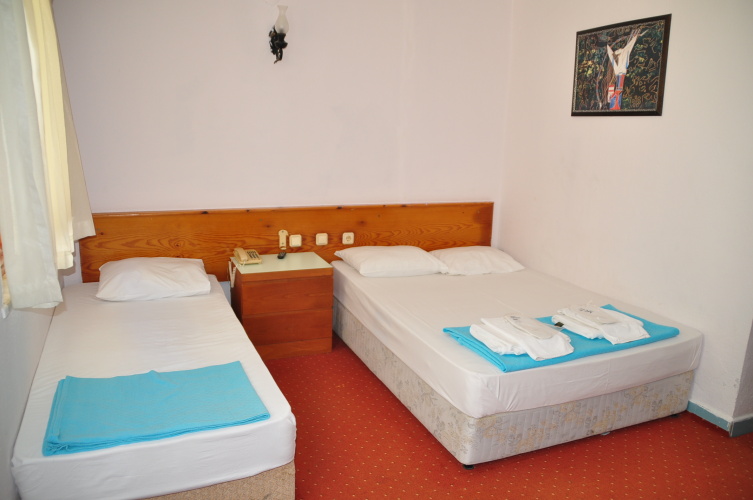 Standard Triple room with balcony