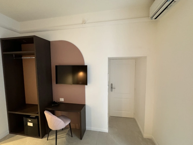 Deluxe Suite with balcony and with city view