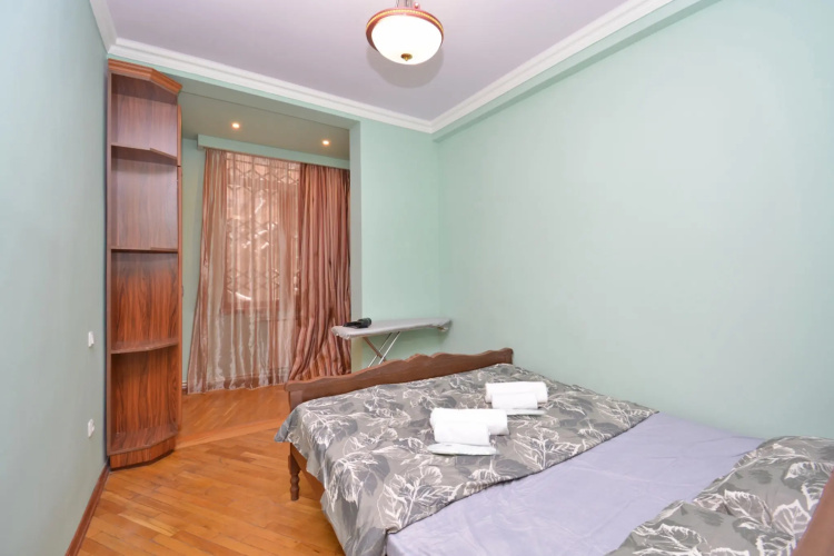Trekhkomnatnaya v Tsentre Goroda Flat