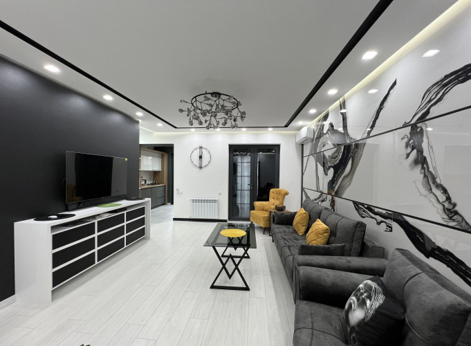S Sovremennym Remontom ZA444 Flat