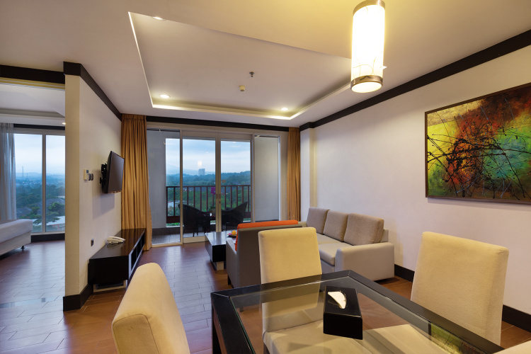 2 Bedrooms Deluxe Condotel