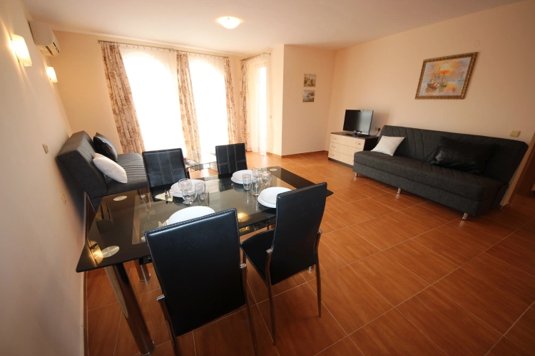 1 Bedroom Apartment with balcony
