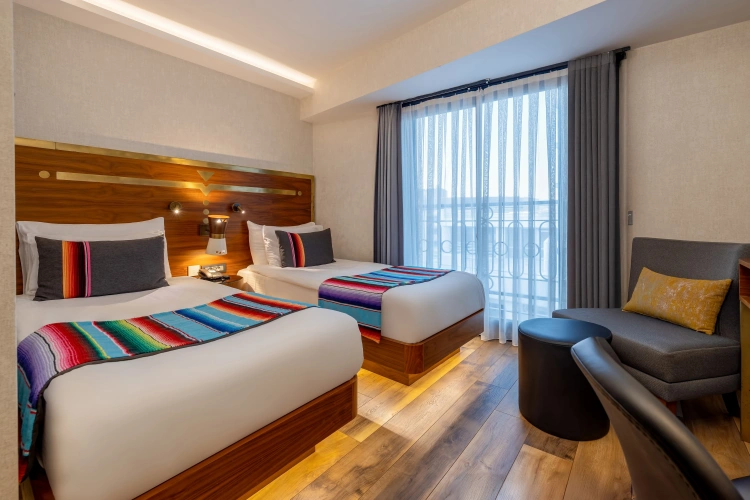Standard Twin room with city view