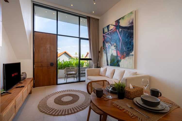 Apartment with pool view