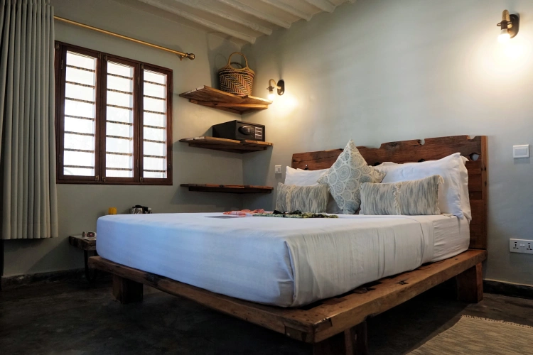 Economy room