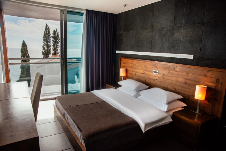 2 Bedrooms Deluxe Quadruple Suite with balcony and with panoramic view