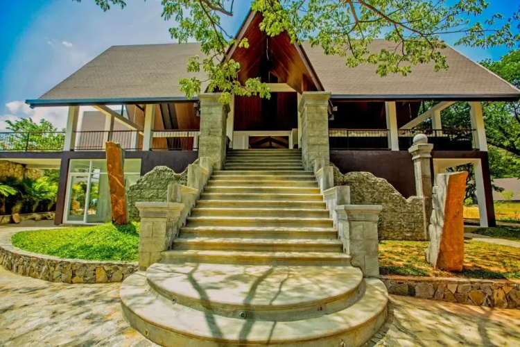 Liya Water Villas Hotel
