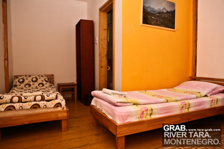 Standard Triple room