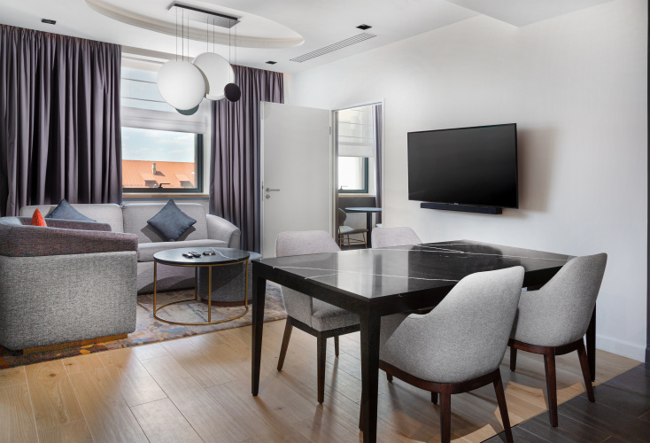 2 Bedrooms Sextuple Apartment