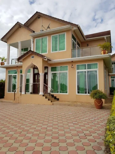 3 Bedrooms Villa