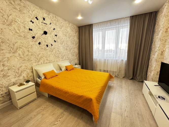 Фотография номера квартиры жёлтая просторная в Твери Квартира