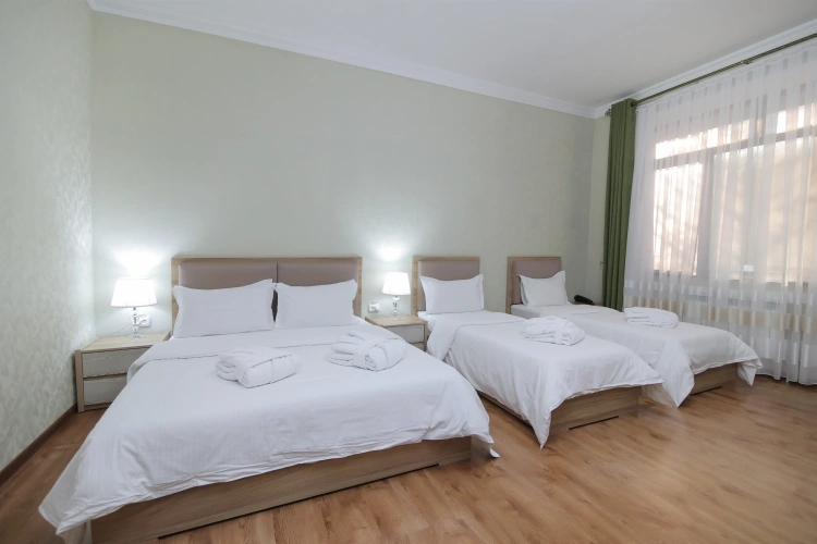 Classic Quadruple room